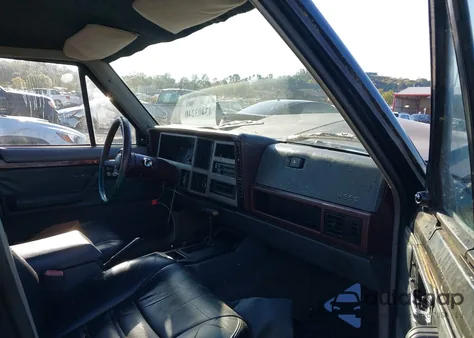 1988 Jeep Cherokee Laredo из США, поврежденный, VIN 1JCMT784XJT144355